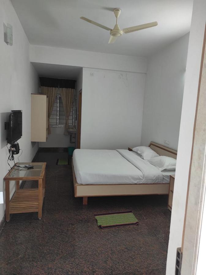 Sabari Residency Hotel Vālpārai Exterior foto